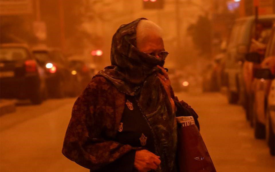 Θα μας «πνίξει»  και το καλοκαίρι η αφρικανική σκόνη